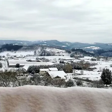 Large House In Gamiz-fica With Mountain View בית נופש Fica