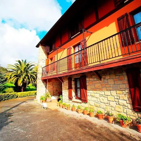 Large House In Gamiz-fica With Mountain View Ferienhaus Fica