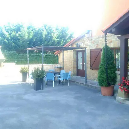 Large House In Gamiz-fica With Mountain View Vakantiehuis *