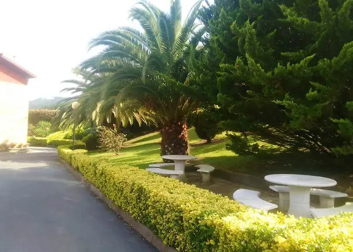 Large House In Gamiz-fica With Mountain View Vakantiehuis Fica