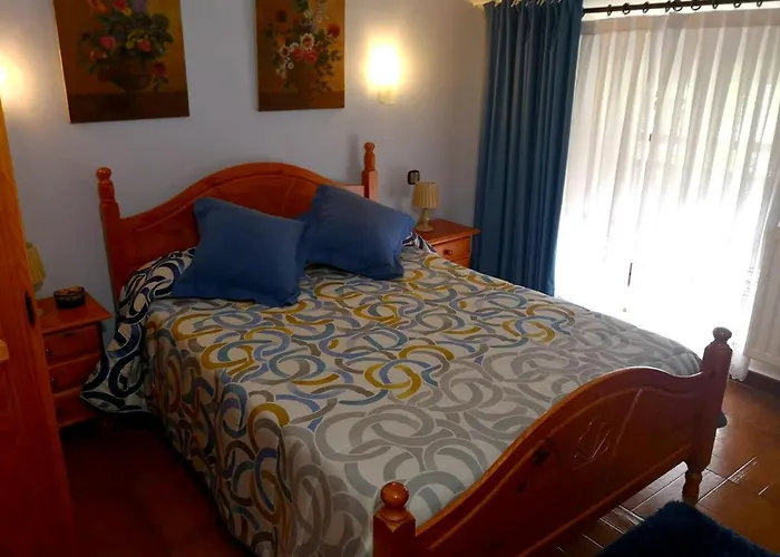 Large House In Gamiz-fica With Mountain View Vakantiehuis Fica